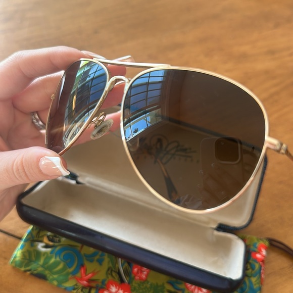 Maui Jim Titanium Mavericks Aviator Sunglasses - Gold HS264-16 main image 5